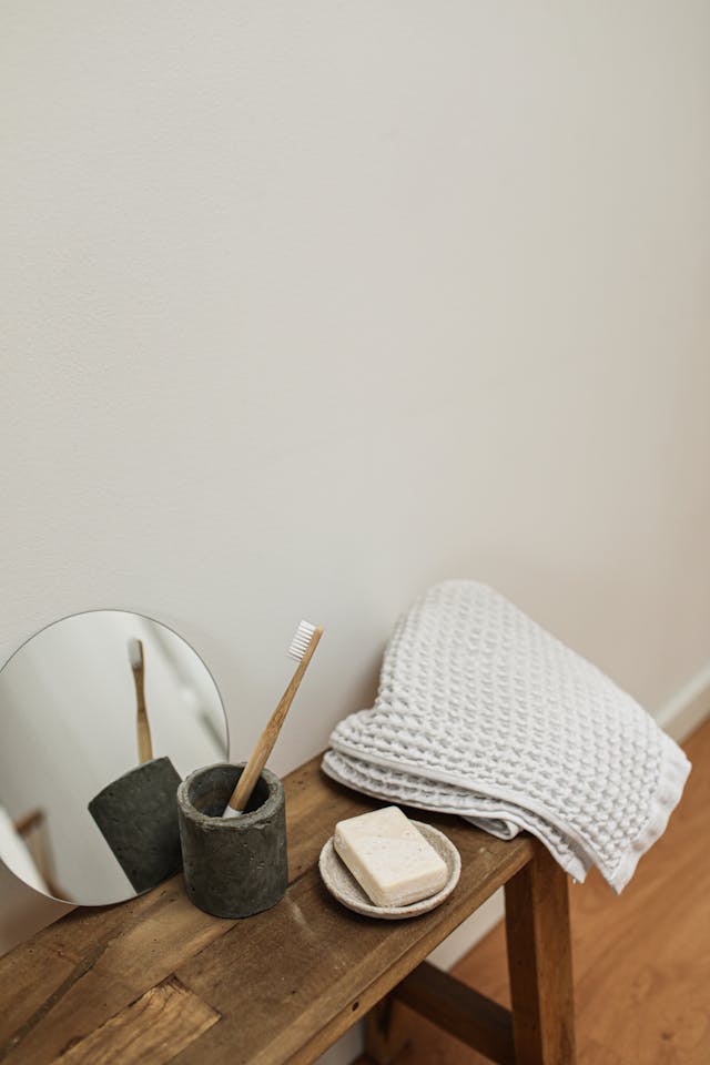 Gift Ideas for a Minimalist: 15 Clutter-Free Gift Ideas 3 Gift Ideas for a Minimalist - High-Quality Essentials